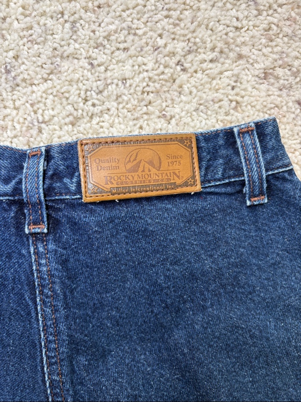 VINTAGE Rocky Mountain Clothing Company Dark Wash Denim Jeans - Picture 4 of 5
